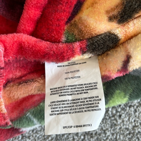 Festive Santa Claus Throw - Picture 2 of 2